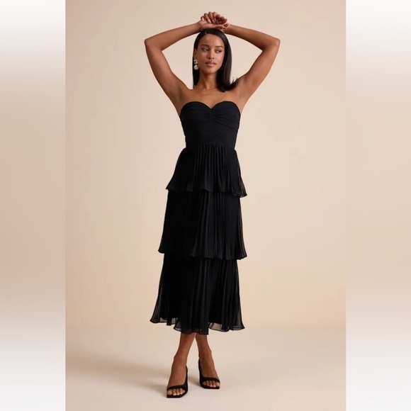 Lulus Dresses & Skirts - NWOT Lulus Women’s Seriously Sensational Black Strapless Tiered Midi Dress Small